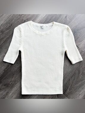 Uniqlo cream merino wool short sleeve sweater